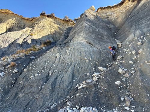 Looking for biomarkers at a fault in the Southern Alps of New Zealand.