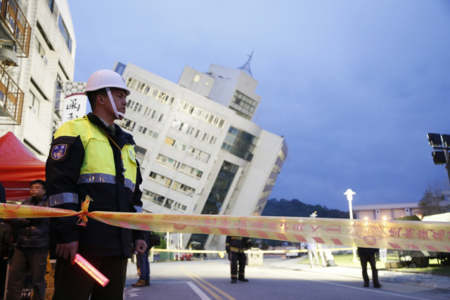 Yun Men Tsui Ti building, severely tilted after the 2018 Hualien earthquake.